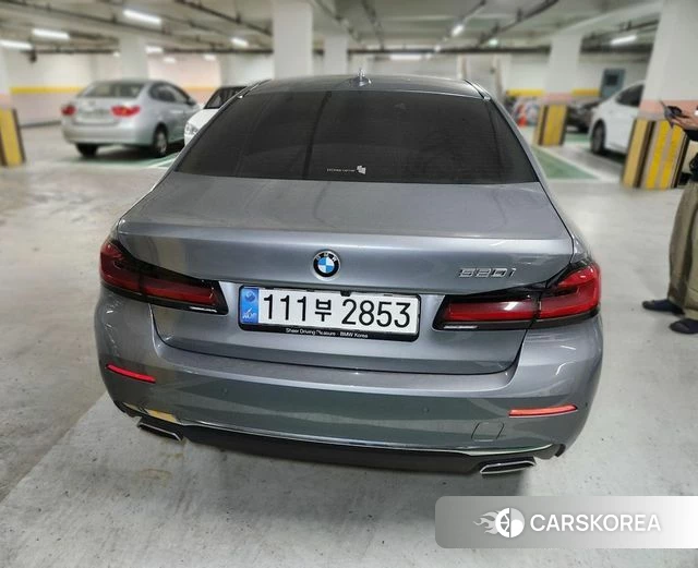 BMW 5 Series (G30) 2023 Цвет галактики из Кореи, фото 3