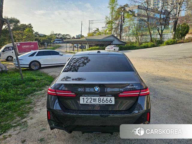 BMW 5 Series (G60) id 3952557 из Кореи 10