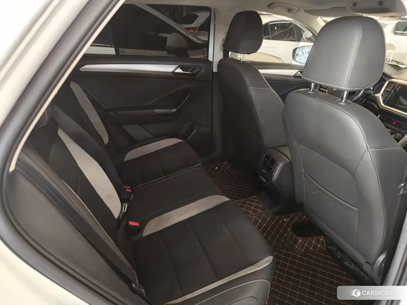 Volkswagen T-Roc 2023 Белый из Китая, фото 3