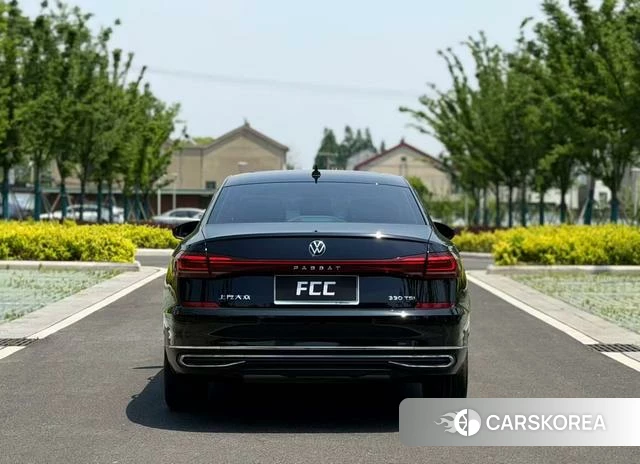 Volkswagen Passat 2024 Черный из Китая, фото 2