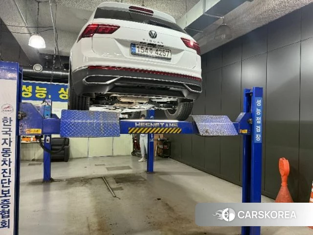 Volkswagen Tiguan second Generation 2022 Белый из Кореи, фото 2