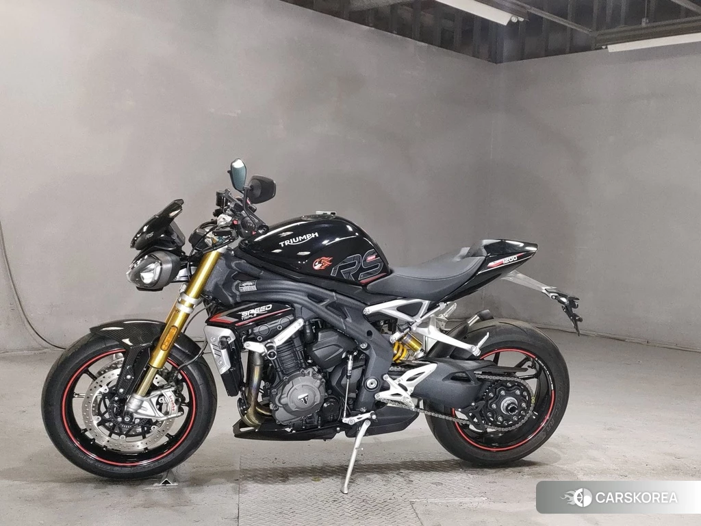 Проданный Triumph SPEED TRIPLE 1200RS 2022 из Японии, фото 2