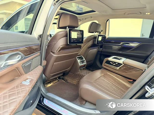 BMW 7 series 2021 Черный из Китая, фото 2