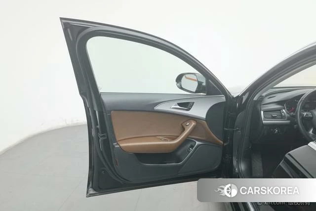 Audi A6L id 3926941 из Китая 12