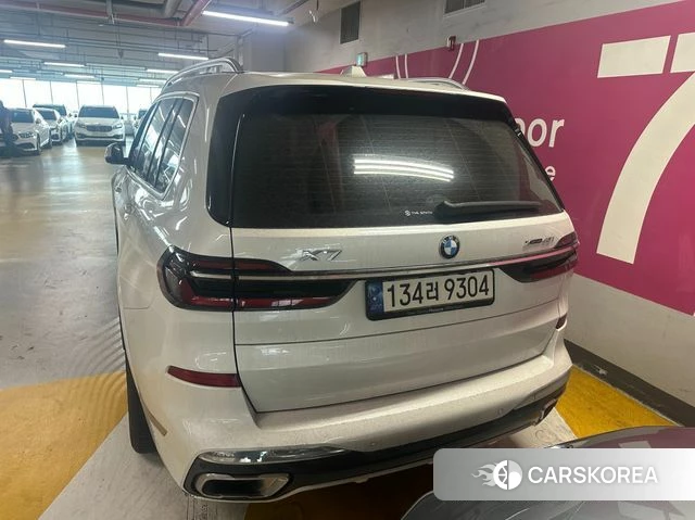 BMW X7 (G07) 2023 Белый из Кореи, фото 3