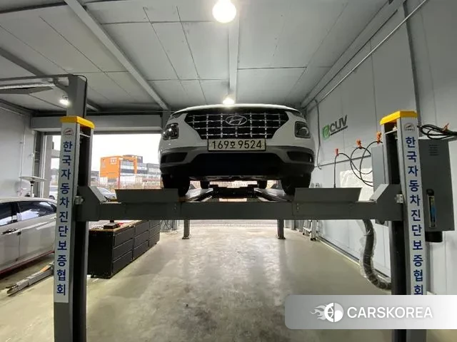 Hyundai Venue 2022 Белый из Кореи, фото 2