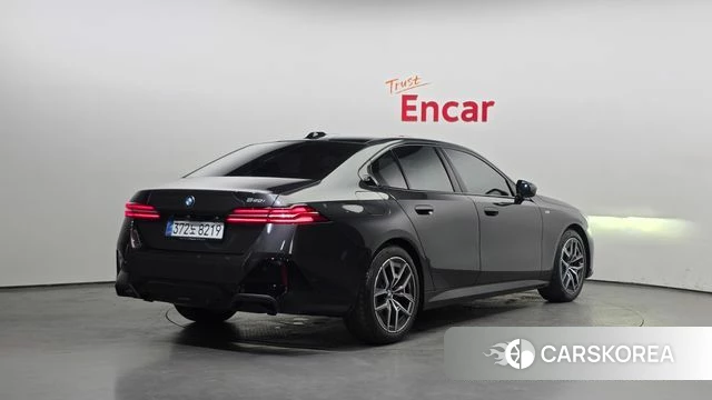 BMW 5 Series (G60) id 4307923 из Кореи 12