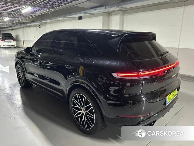 Porsche Cayenne (PO536) 2025 Черный из Кореи, фото 2