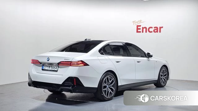 BMW 5 Series (G60) id 3817187 из Кореи 12