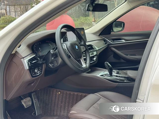 BMW 5 series 2021 Белый из Китая, фото 2