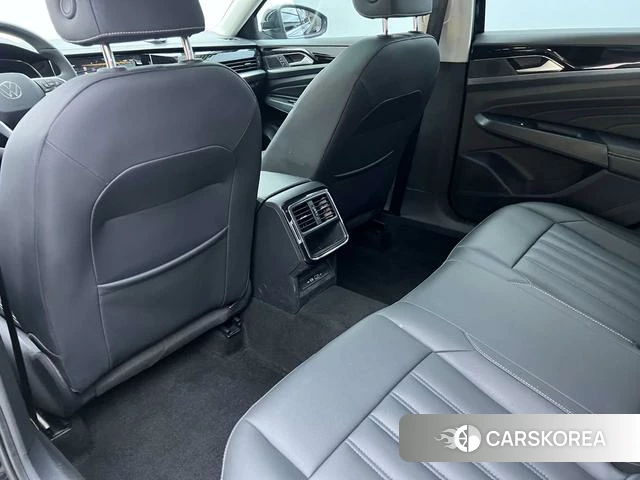 Volkswagen Passat id 4342095 из Китая 12