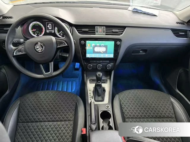 Skoda Octavia 2018 Белый из Китая, фото 6