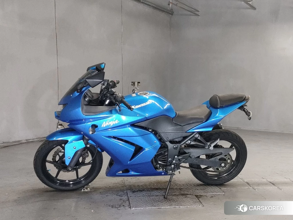 Проданный Kawasaki NINJA 250R 2010 из Японии, фото 2