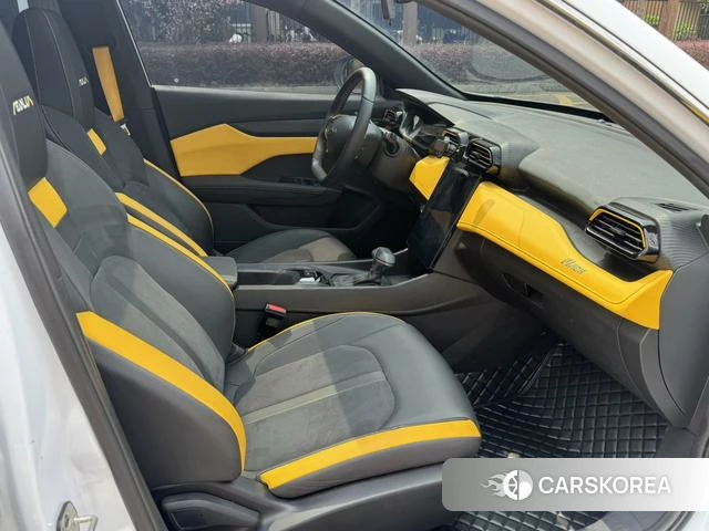 Dongfeng Fengshen Yi Hyun 2023 Белый из Китая, фото 3