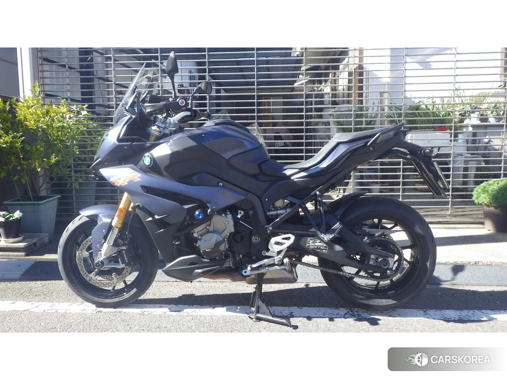 Проданный BMW S1000XR 2018 из Японии