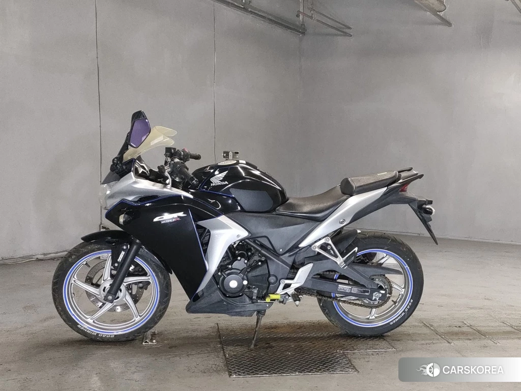 Проданный Honda CBR250R 2011 из Японии, фото 2