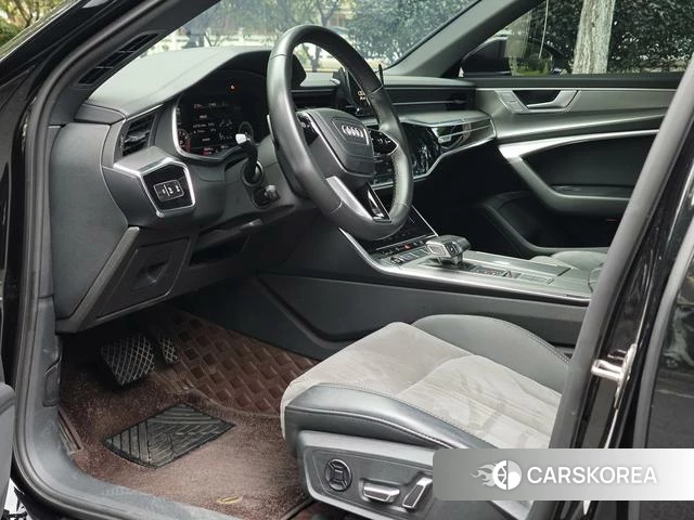 Audi A6L id 3913965 из Китая 8