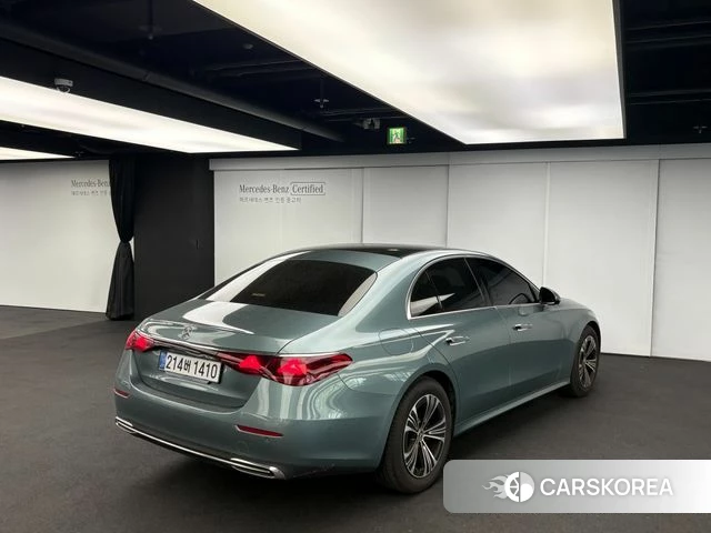 Mercedes-Benz E-Class W214 2025 Синий нефрит из Кореи, фото 3