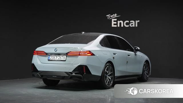 BMW 5 Series (G60) id 3909471 из Кореи 12