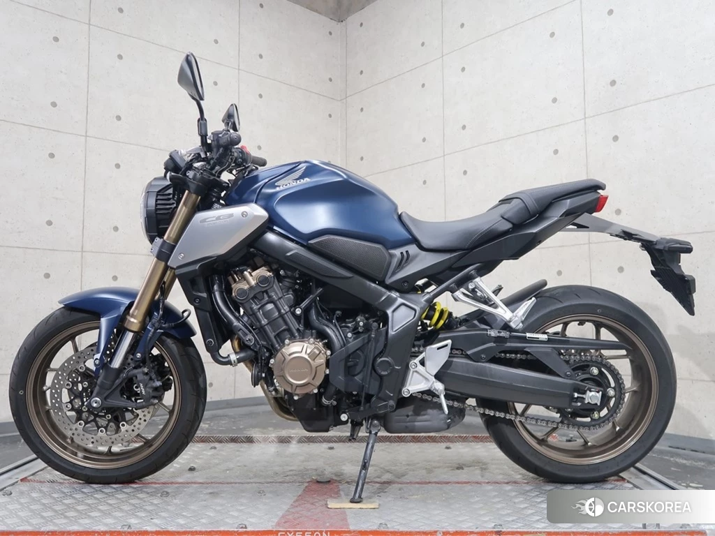 Проданный Honda CB650R 2021 из Японии, фото 2