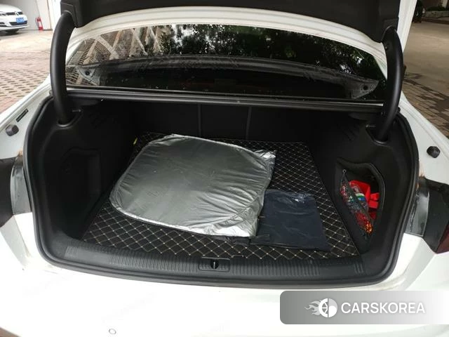 Audi A4L 2024 Белый из Китая, фото 2