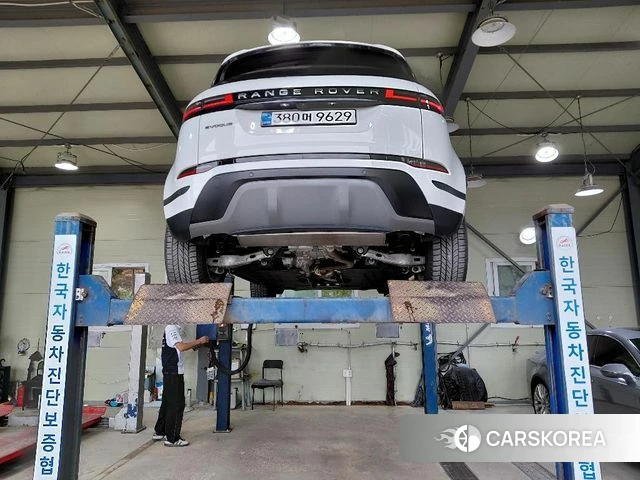 Land Rover Range Rover Evoque 2nd Generation 2025 Белый из Кореи, фото 2