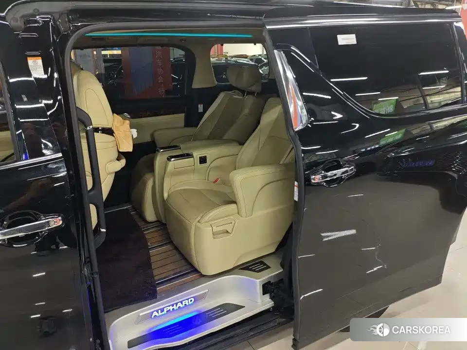 Toyota Elfa 2022 Черный из Китая, фото 2