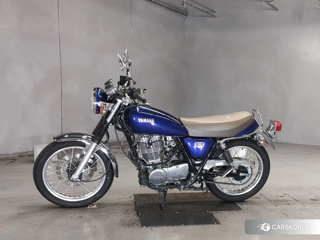 Проданный Yamaha SR 400 2021 из Японии, фото 2