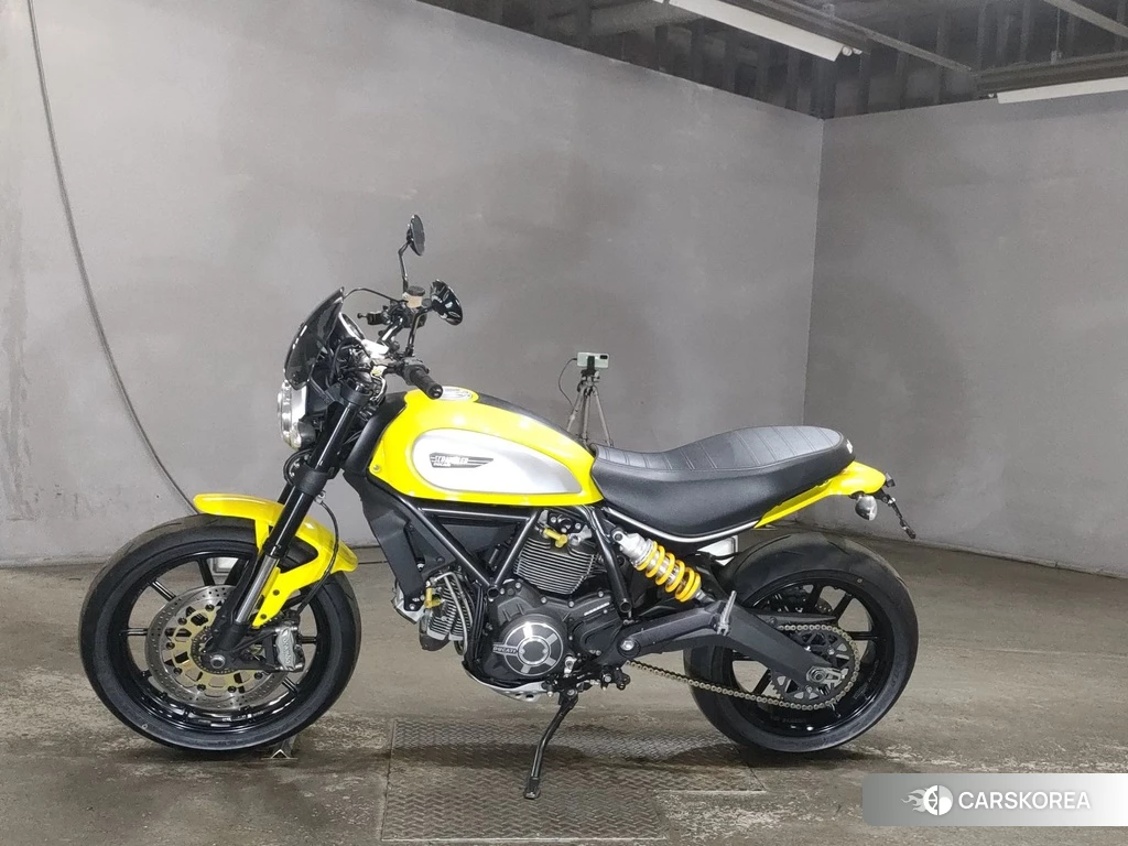Проданный Ducati SCRAMBLER ICON 2015 из Японии