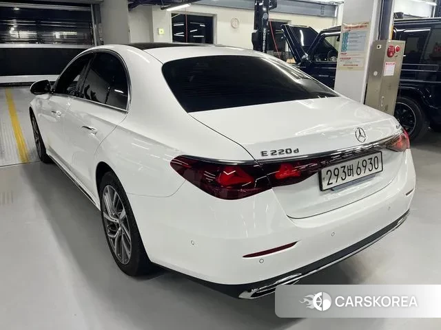 Mercedes-Benz E-Class W214 2024 Белый из Кореи, фото 2