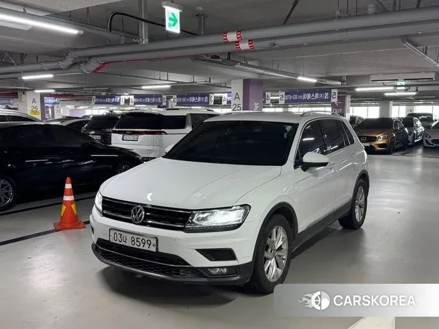Volkswagen Tiguan second Generation 2018 Белый из Кореи, фото 3