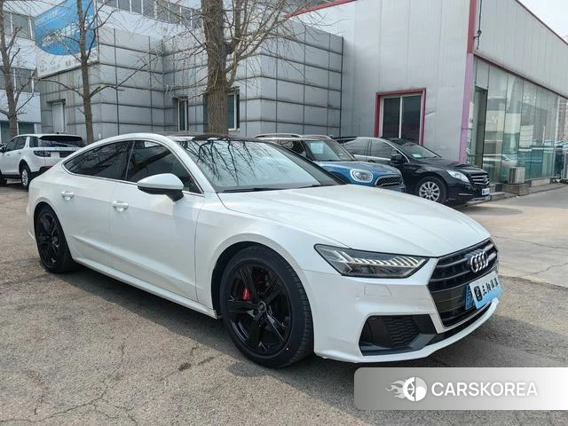 Audi A7 2021 Белый из Китая, фото 2