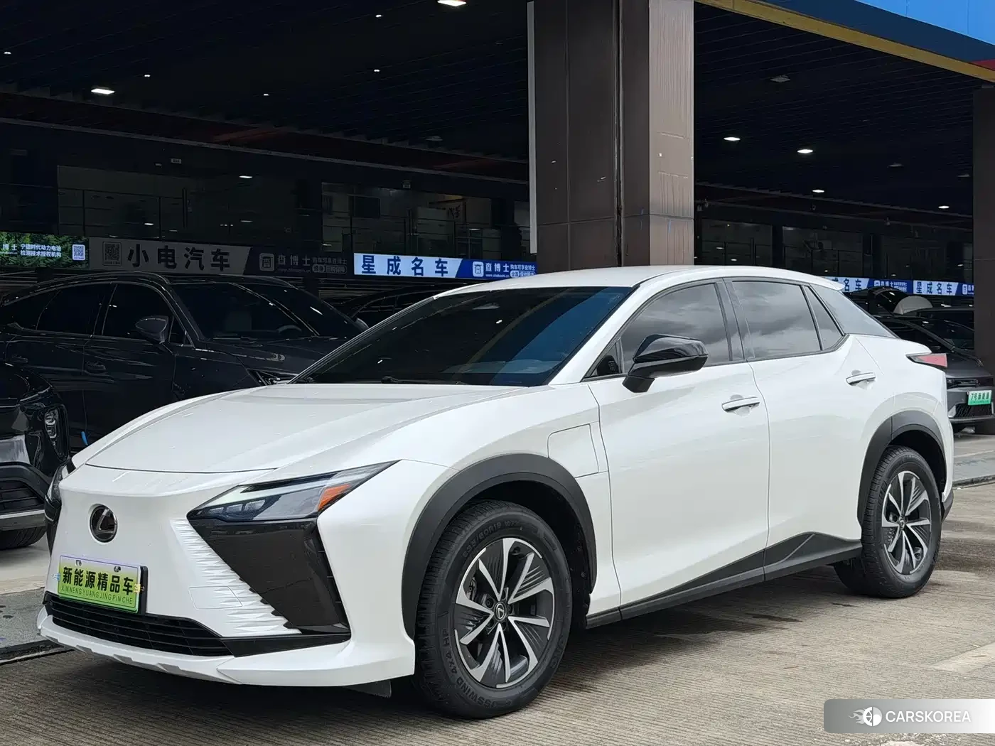Lexus RZ 2023 Белый из Китая, фото 5
