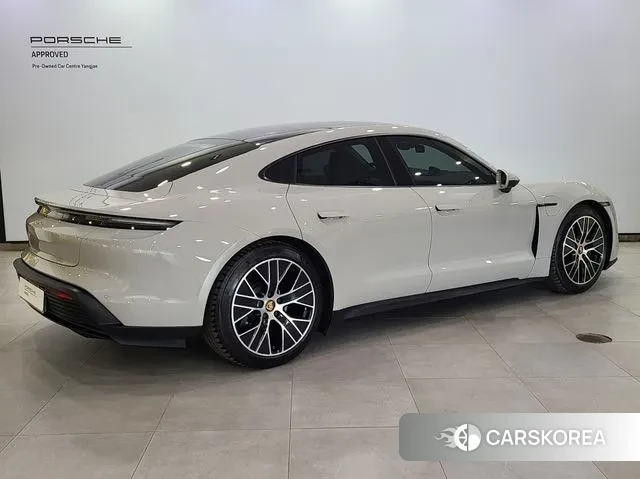 Porsche Taycan id 3776325 из Кореи 11