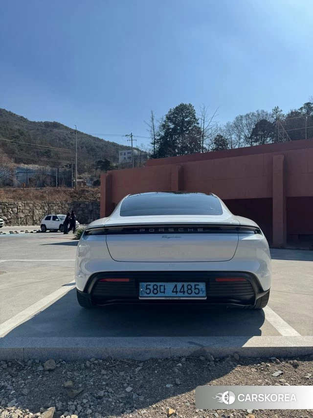 Porsche Taycan 2022 Белый из Кореи, фото 2