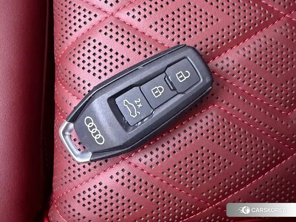 Audi A5L id 4629150 из Китая 12
