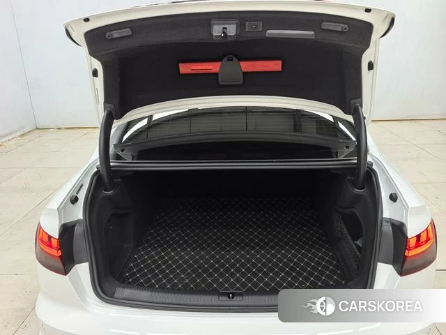 Audi A4L id 4391988 из Китая 8
