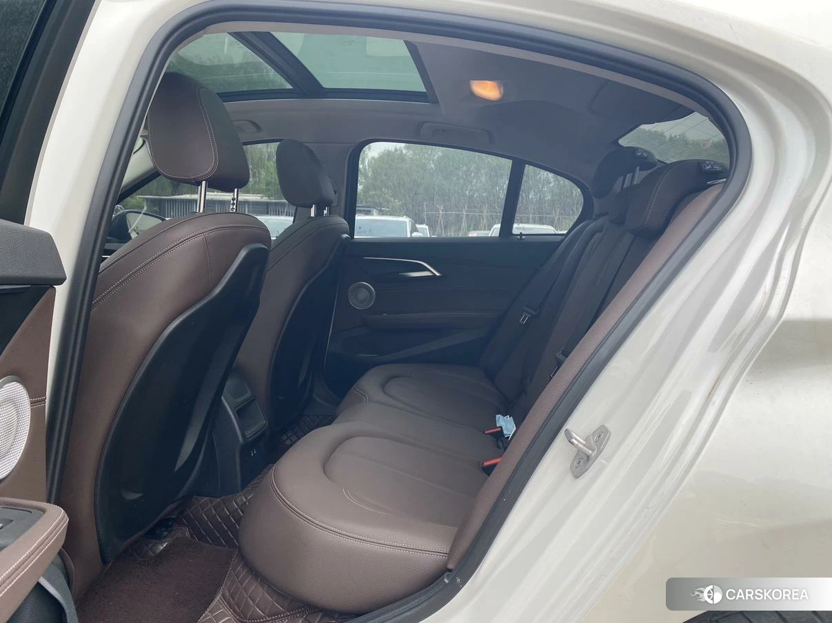 BMW 1 series 2021 Белый из Китая, фото 3