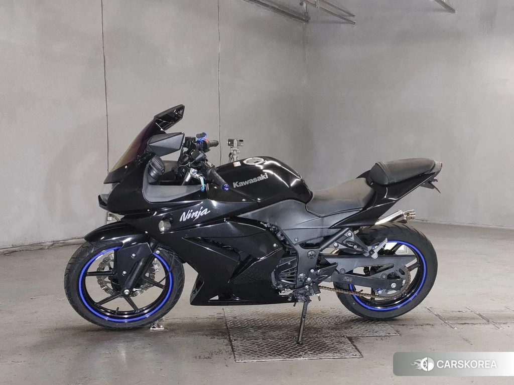 Проданный Kawasaki NINJA 250R 2012 из Японии, фото 2