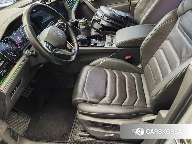 Volkswagen Touareg 2022 Белый из Китая, фото 2