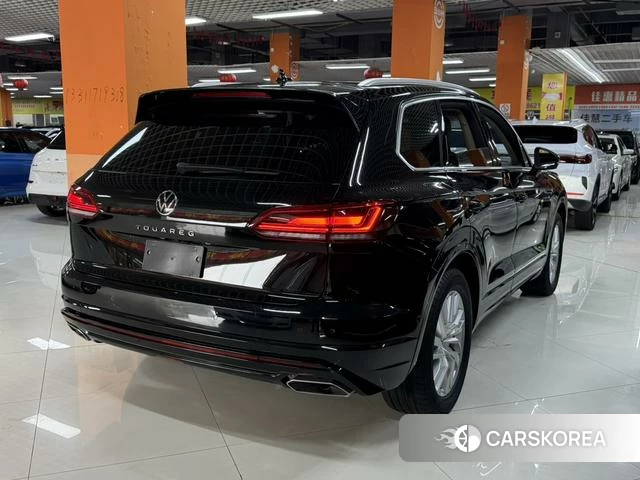 Volkswagen Touareg 2023 Черный из Китая, фото 6