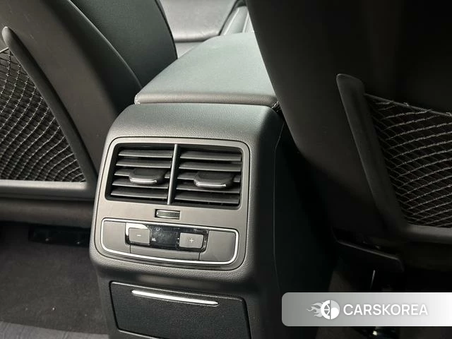 Audi A4L id 4306963 из Китая 12
