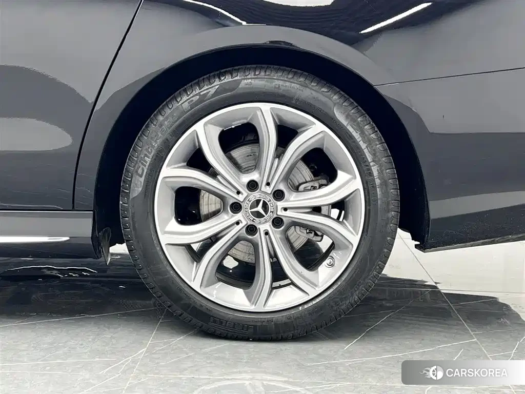 Mercedes-Benz E-Class id 4576468 из Китая 12