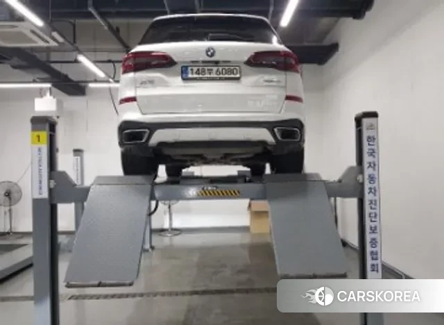 BMW X5 (G05) 2023 Белый из Кореи, фото 2