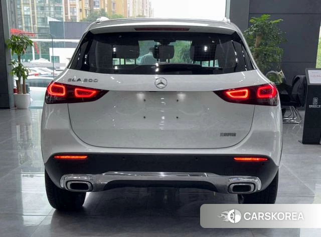 Mercedes-Benz GLA 2021 Белый из Китая, фото 2