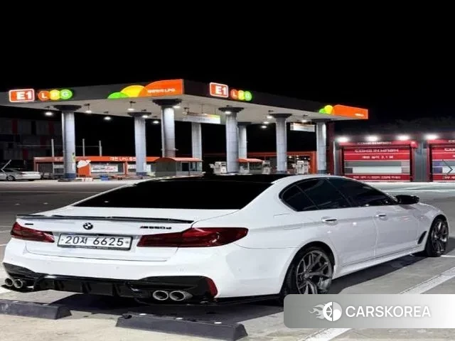 BMW 5 Series (G30) 2018 Белый из Кореи, фото 2