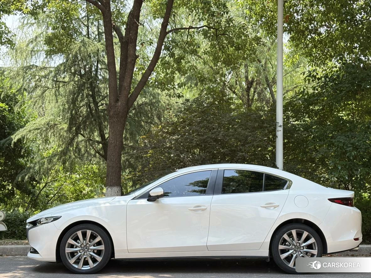 Mazda 3 Angkesaila 2023 Белый из Китая, фото 3