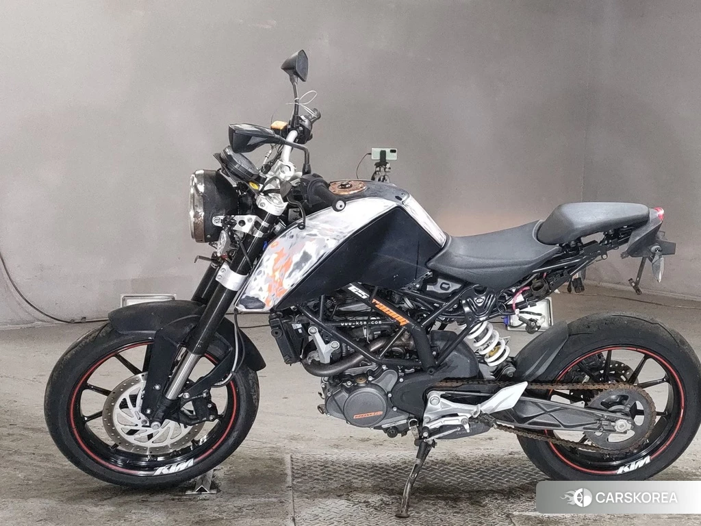 Проданный KTM 125 DUKE 2011 из Японии, фото 2