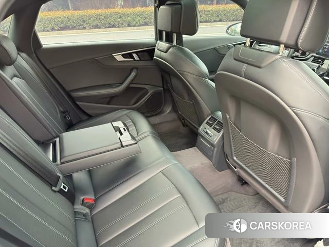 Audi A4L id 4260437 из Китая 12