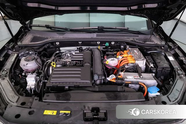 Volkswagen Passat PHEV id 4333206 из Китая 12